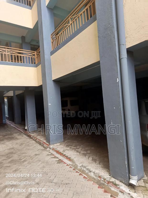 2bdrm Block of Flats in Kamakis Estate for sale