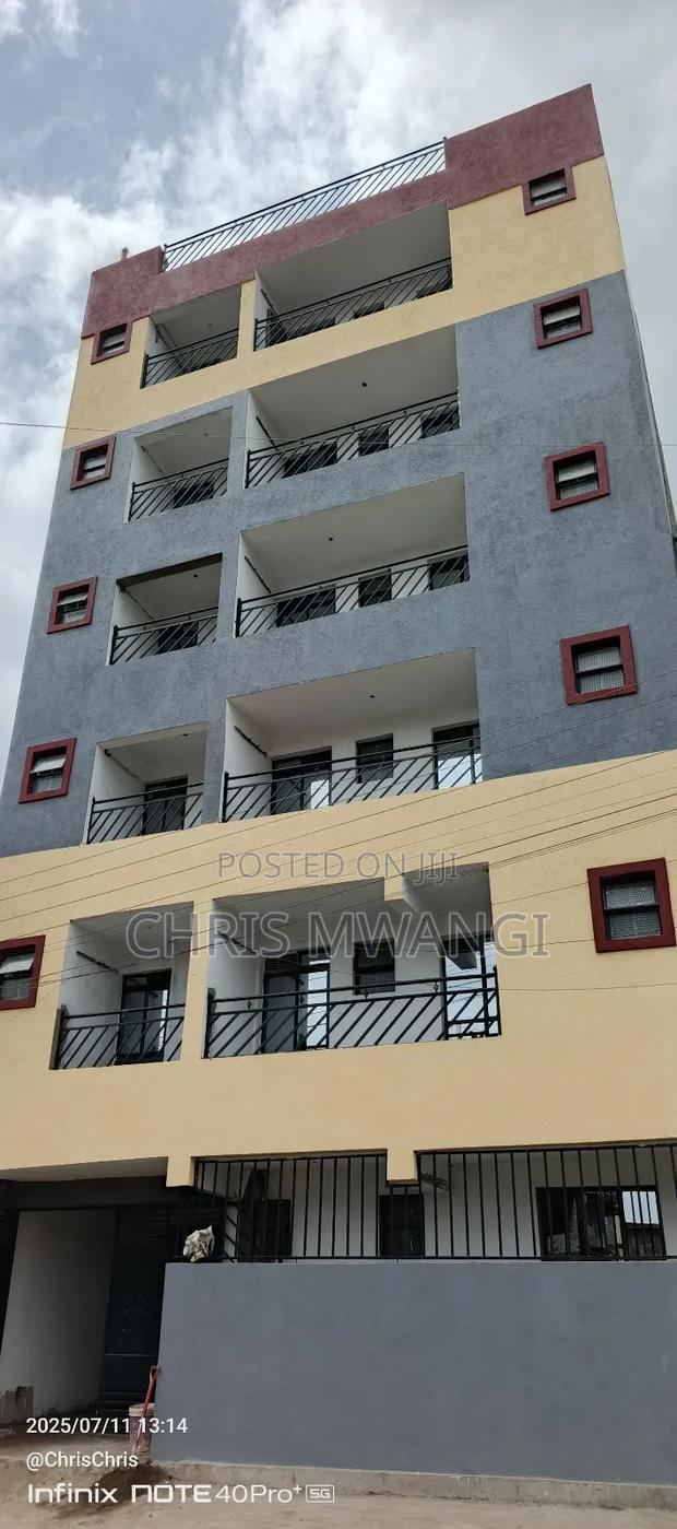 2bdrm Block of Flats in Kamakis Estate for sale