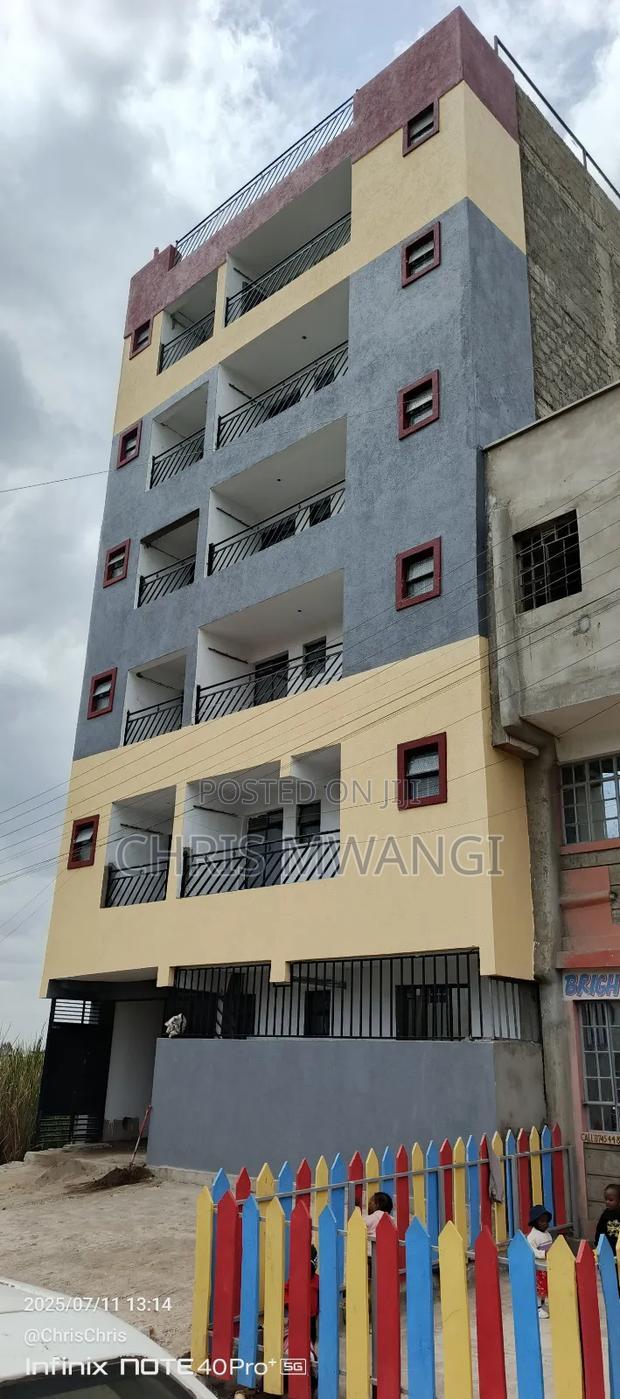 2bdrm Block of Flats in Kamakis Estate for sale