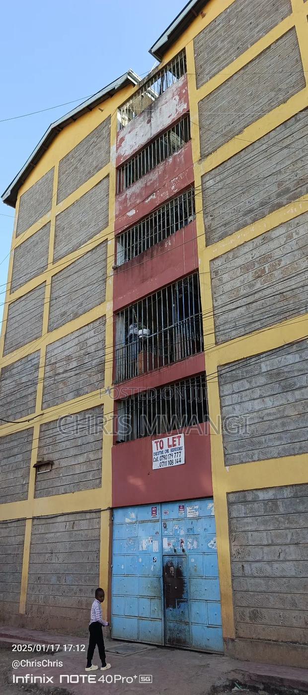 1bdrm Block of Flats in Zimmerman Base for sale