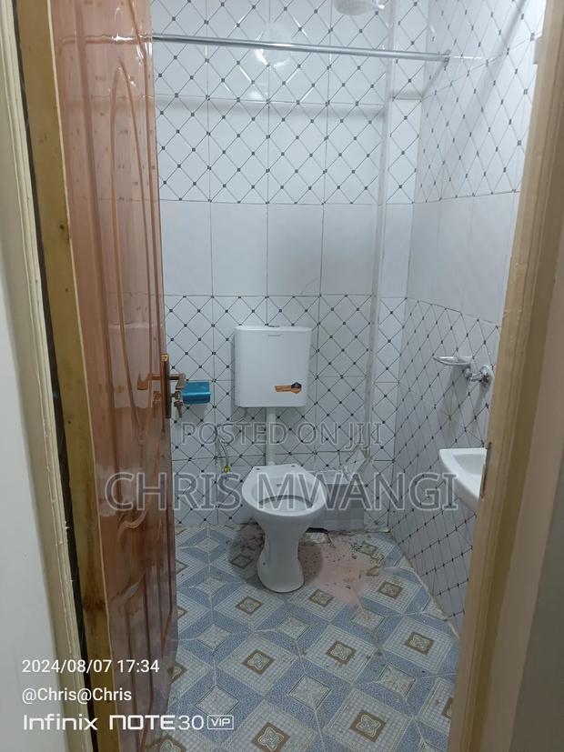 2bdrm Block of Flats in Ruaka Estate for sale