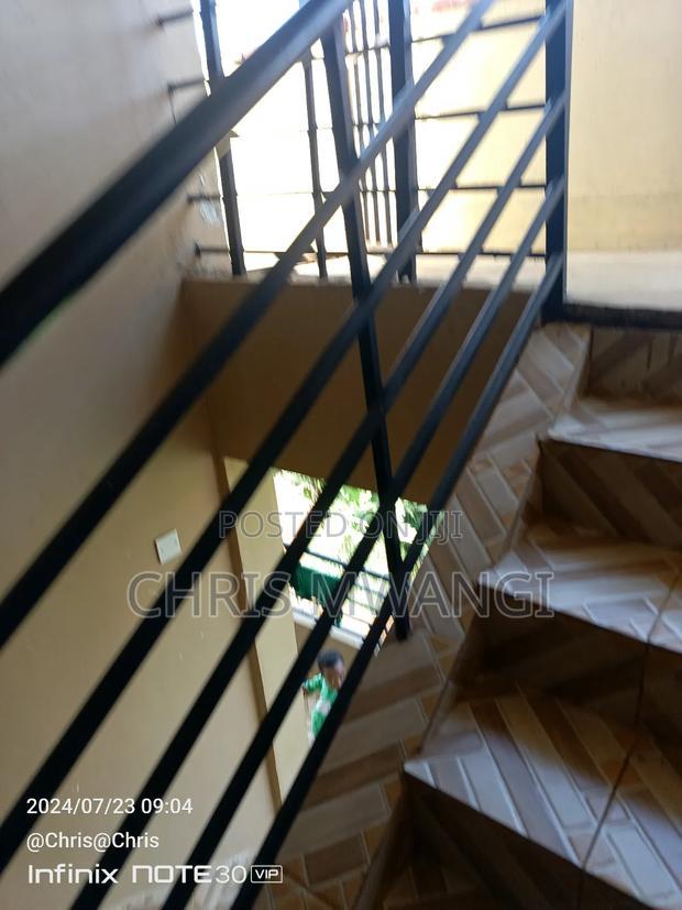 2bdrm Block of Flats in Ruaka Estate Bypass for sale