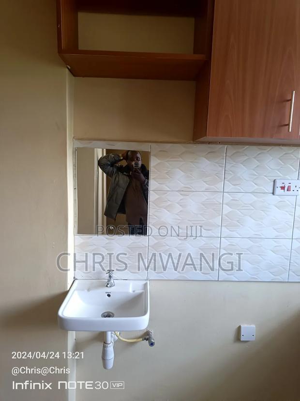 2bdrm Block of Flats in Kamakis Estate for sale