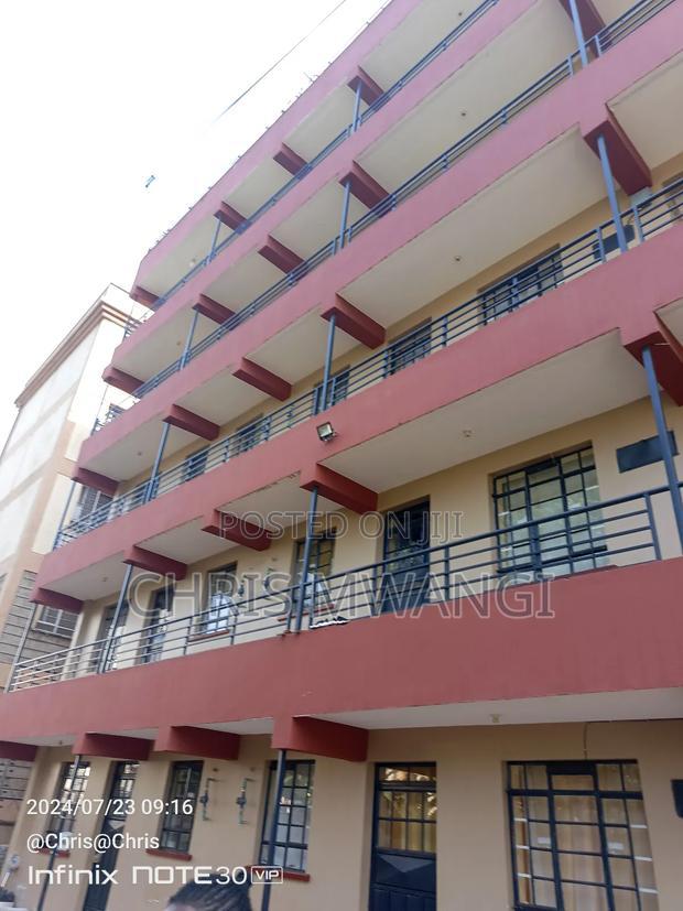 2bdrm Block of Flats in Ruaka Estate Bypass for sale