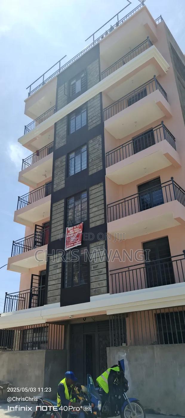 1bdrm Block of Flats in Ngoigwa Estate, Thika CBD for sale