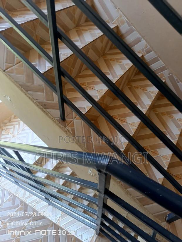 2bdrm Block of Flats in Ruaka Estate Bypass for sale
