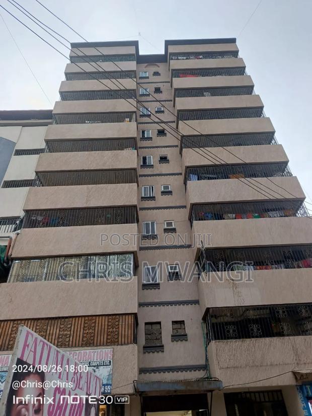 2bdrm Block of Flats in Eastleigh Street for sale