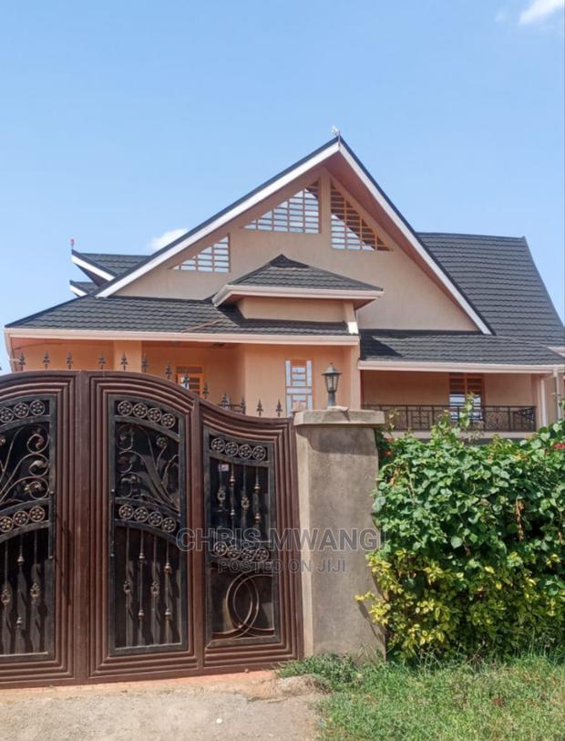 Furnished 6bdrm Maisonette in Daykio, Kimbo for Sale