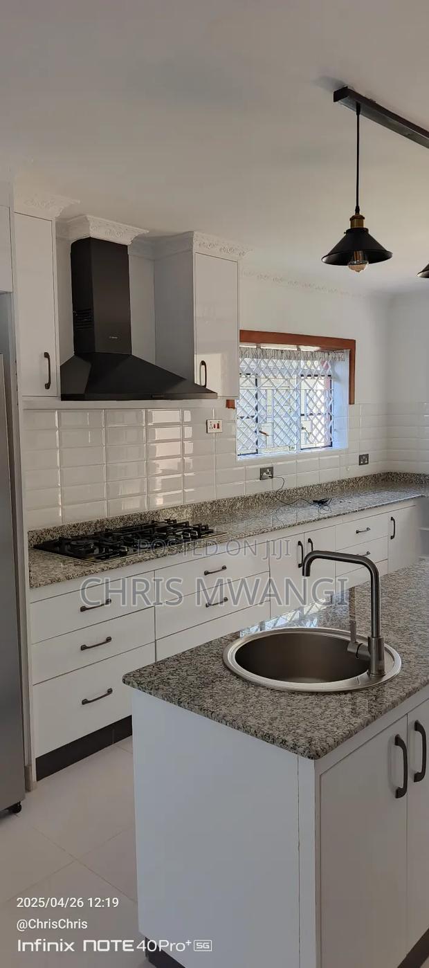 Furnished 5bdrm Mansion in Kahawa Sukari Road for sale