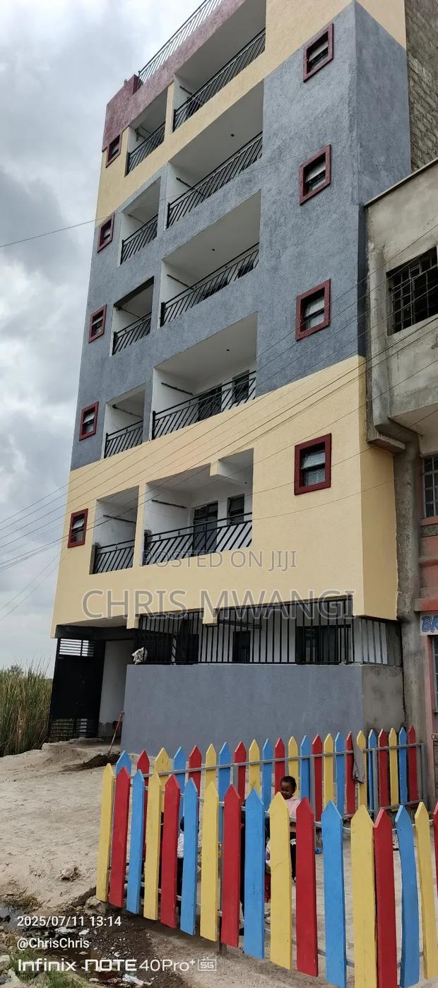2bdrm Block of Flats in Kamakis Estate for sale