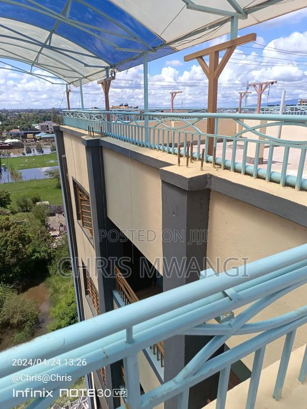 2bdrm Block of Flats in Kamakis Estate for sale