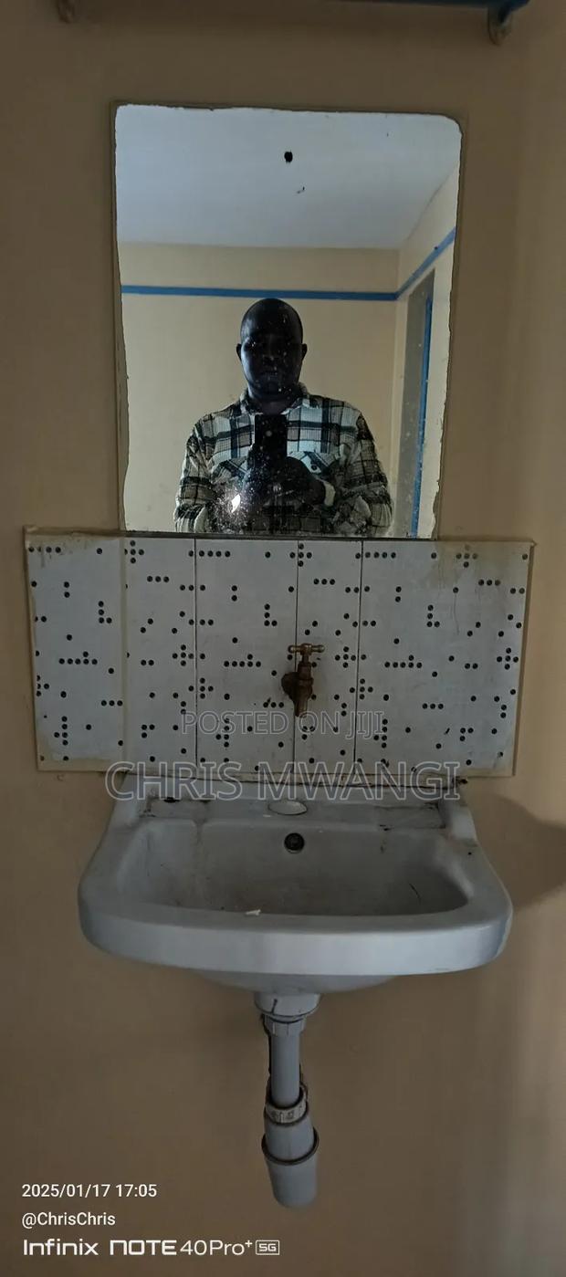1bdrm Block of Flats in Zimmerman Base for sale