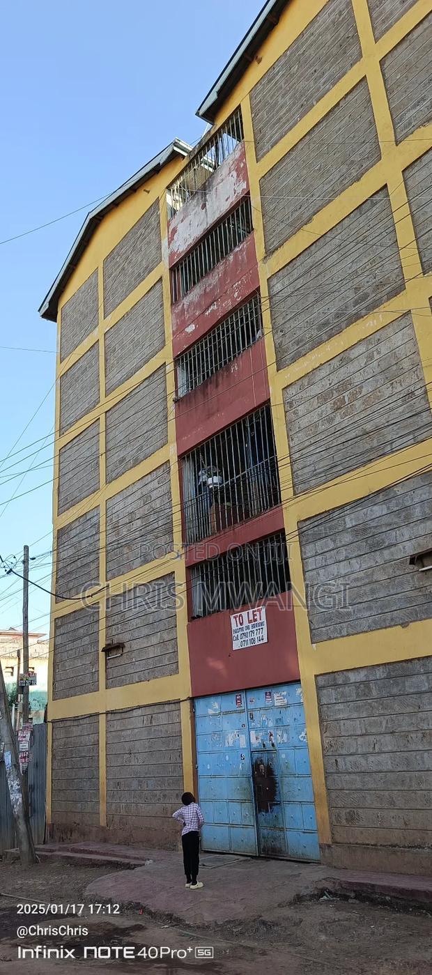 1bdrm Block of Flats in Zimmerman Base for sale