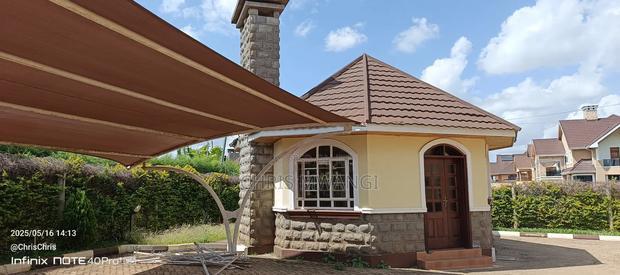 Furnished 5bdrm Block of Flats in Kenyatta Road Estate for sale