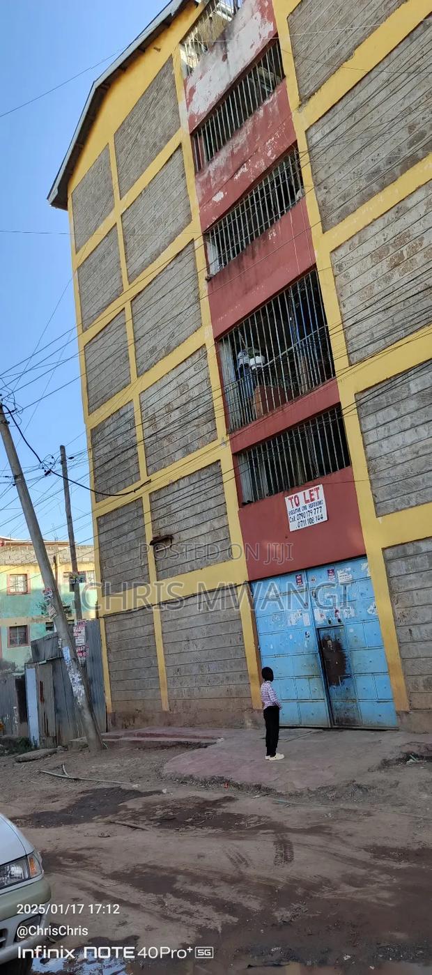 1bdrm Block of Flats in Zimmerman Base for sale