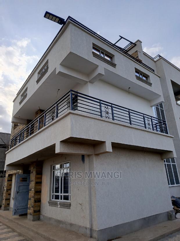 5bdrm Maisonette in Emarlands Plains, Kamakis for sale