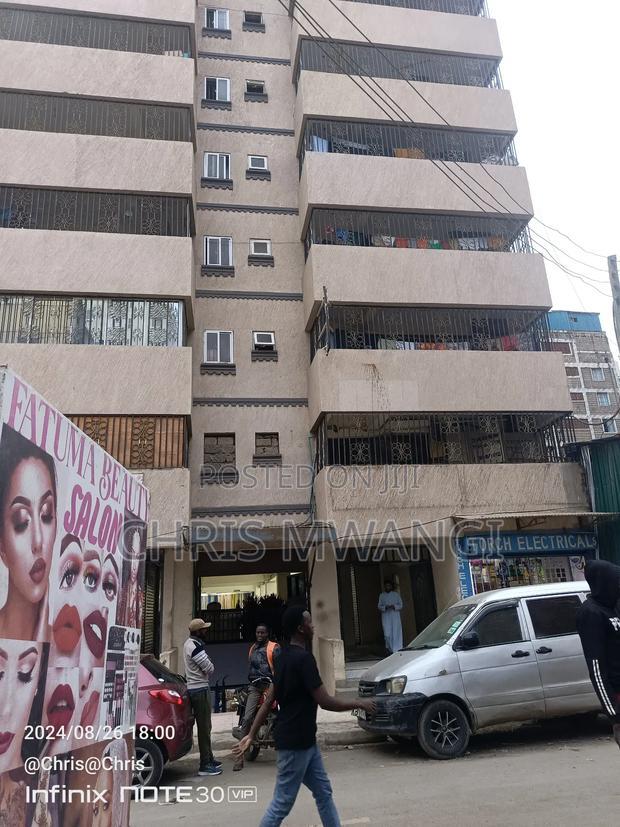 2bdrm Block of Flats in Eastleigh Street for sale