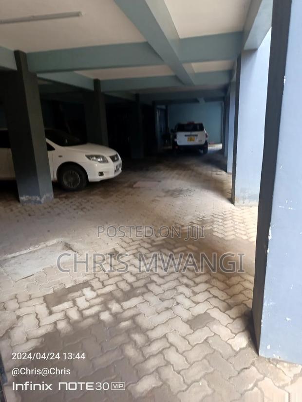 2bdrm Block of Flats in Kamakis Estate for sale
