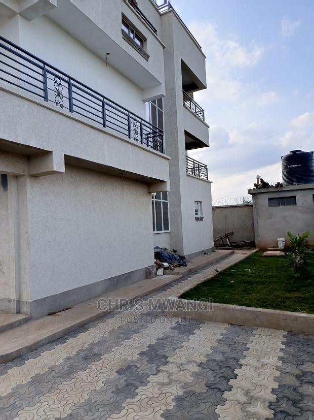 5bdrm Maisonette in Emarlands Plains, Kamakis for sale