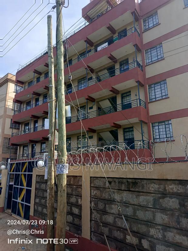 2bdrm Block of Flats in Ruaka Estate Bypass for sale