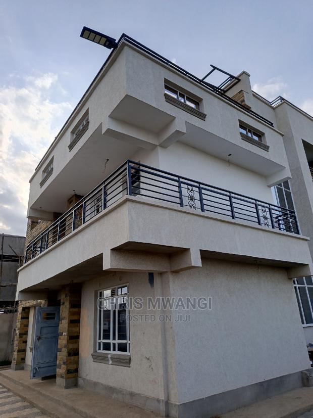 5bdrm Maisonette in Emarlands Plains, Kamakis for sale
