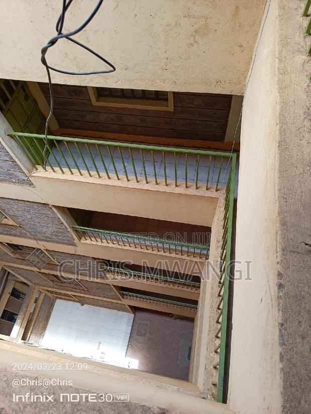 2bdrm Block of Flats in Season Estate for sale