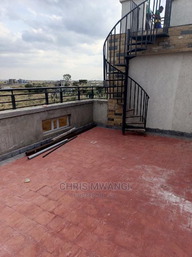 5bdrm Maisonette in Emarlands Plains, Kamakis for sale