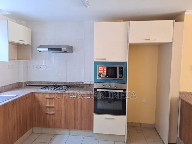 3bdrm Apartment in Kilimani, Hurlingham for sale