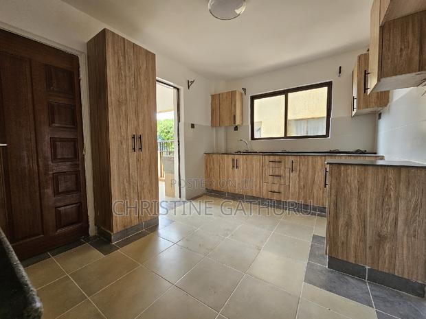 3bdrm Apartment in Uthiru for rent