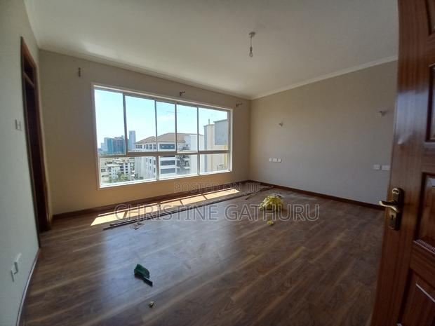4bdrm Apartment in Riverside for rent