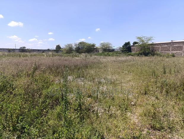 Fully Serviced Open Yard (5 Acres) to Let - Mombasa Rd
