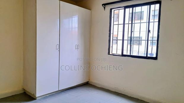 3bdrm Apartment in Nyayo Estate, Embakasi for sale