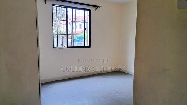 3bdrm Apartment in Nyayo Estate, Embakasi for sale