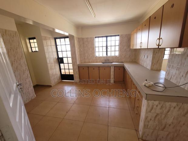 3bdrm Apartment in Pipeline Estate, Embakasi for sale
