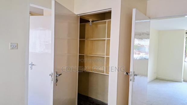 3bdrm Apartment in Nyayo Estate, Embakasi for sale