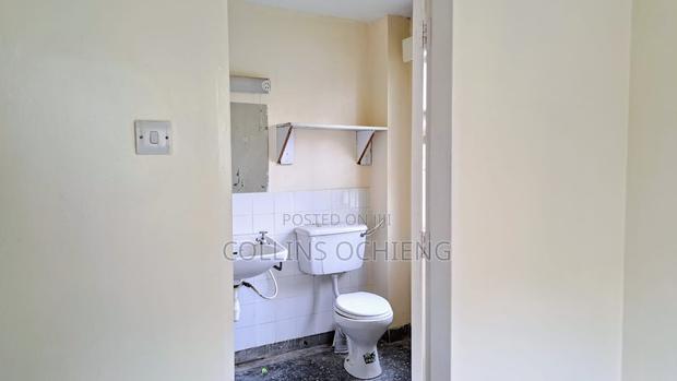 3bdrm Apartment in Nyayo Estate, Embakasi for sale