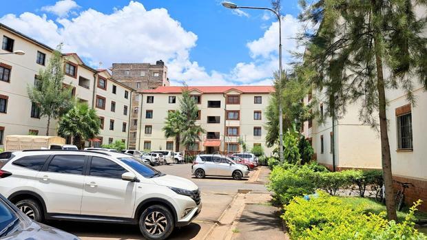 3bdrm Apartment in Nyayo Estate, Embakasi for sale