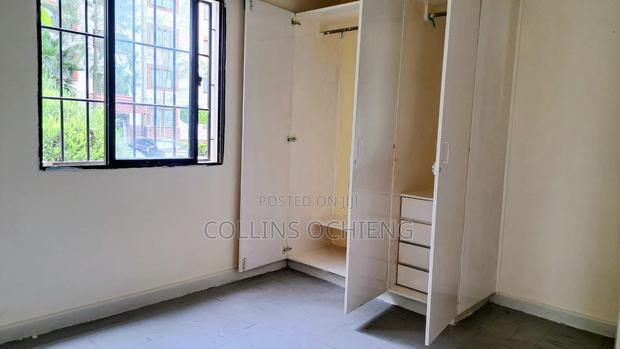 3bdrm Apartment in Nyayo Estate, Embakasi for sale