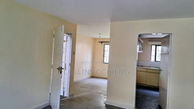 3bdrm Apartment in Nyayo Estate, Embakasi for sale