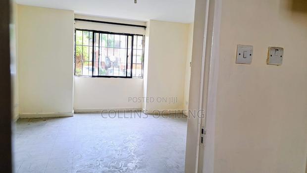 3bdrm Apartment in Nyayo Estate, Embakasi for sale