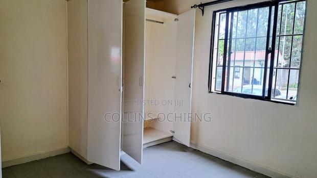 3bdrm Apartment in Nyayo Estate, Embakasi for sale