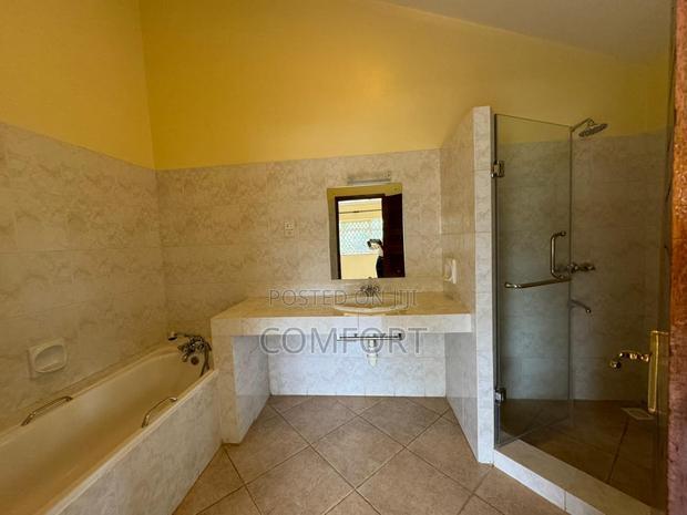 7bdrm Mansion in Un, Runda for rent