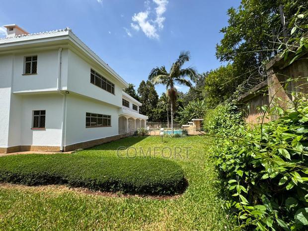 7bdrm Mansion in Un, Runda for rent