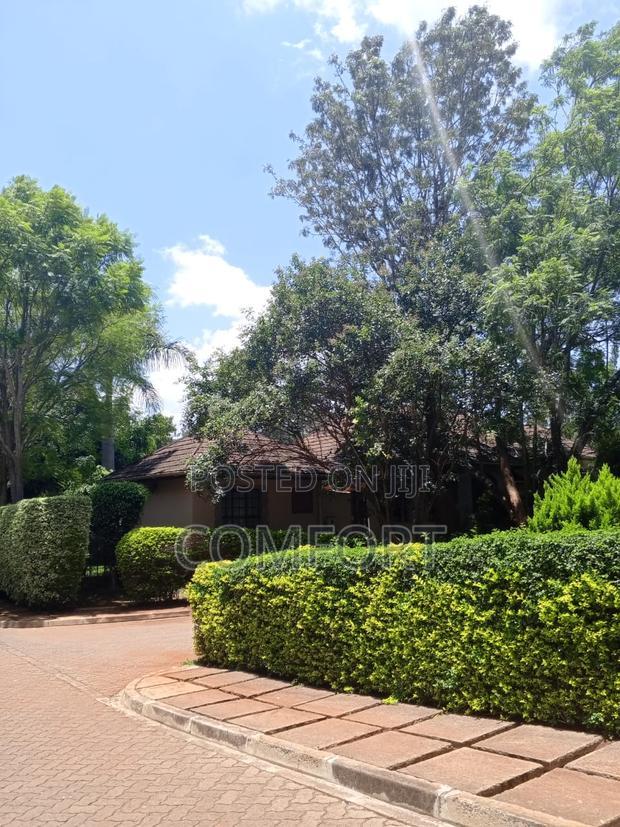 5bdrm Villa in Karen for rent