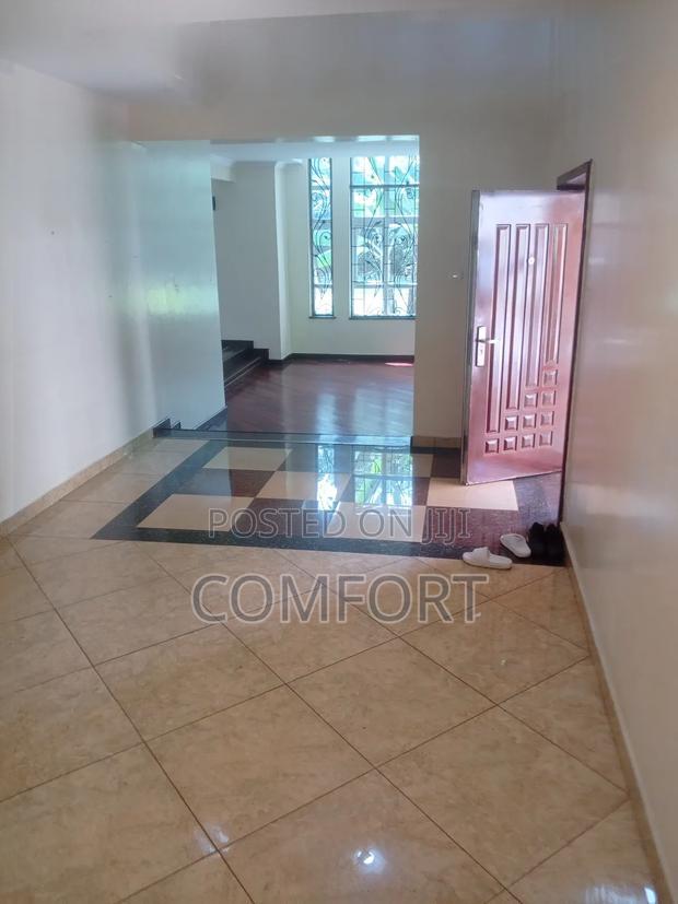 5bdrm Mansion in Lavington Green for rent