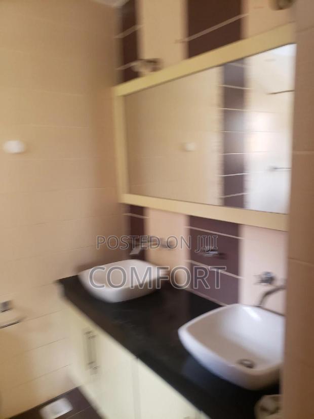 3bdrm Apartment in Yaya Centre, Kilimani for rent
