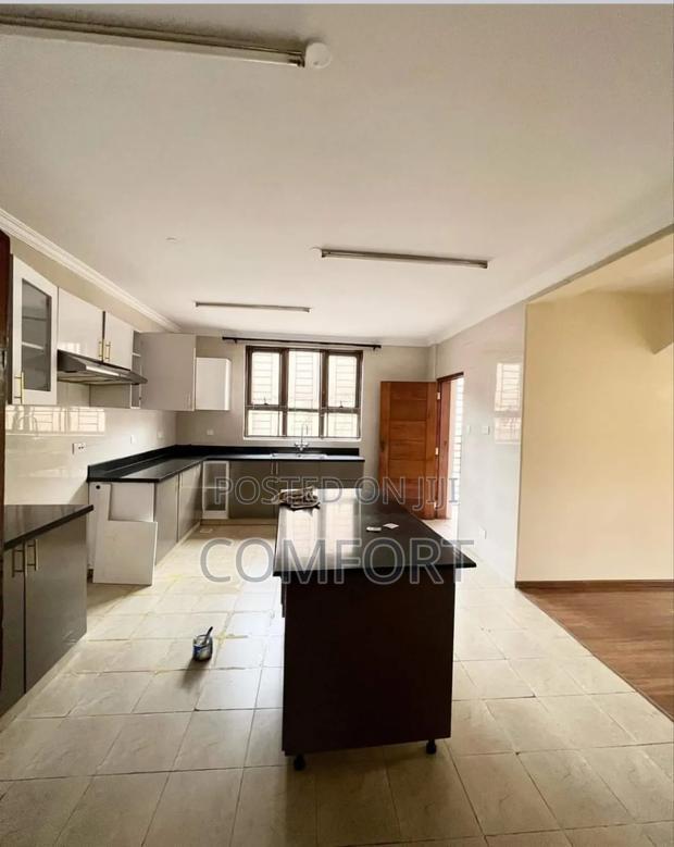 6bdrm Mansion in Lavington for sale