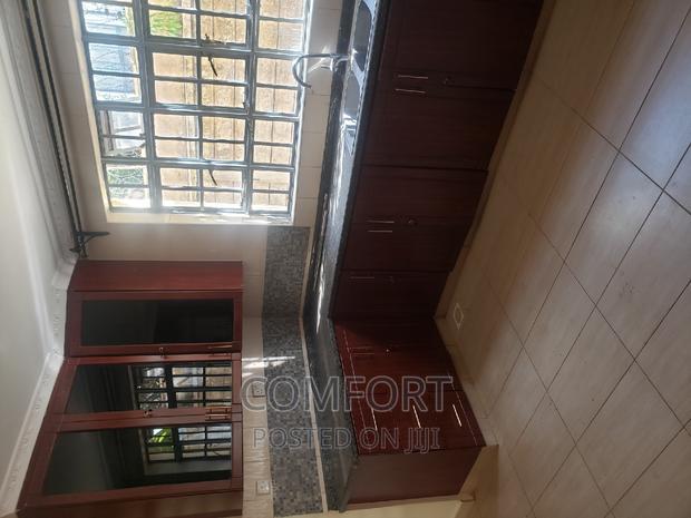 5bdrm Townhouse / Terrace in Lavingtongreen for rent