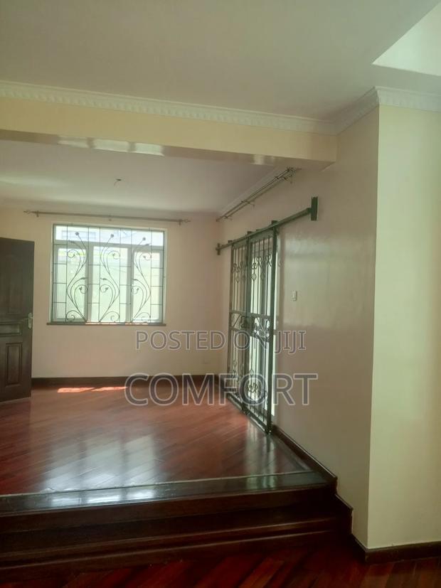 5bdrm Mansion in Lavington Green for rent