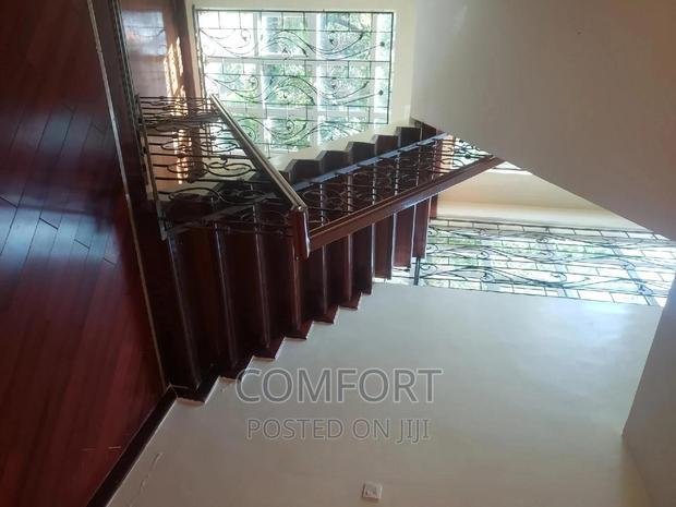 6bdrm Villa in Lavington Green for rent